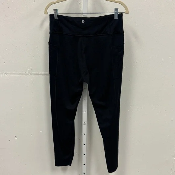 Victoria's Secret High Waisted Pocket Cropped Leggings Large L Regular Athletic - Picture 2 of 7